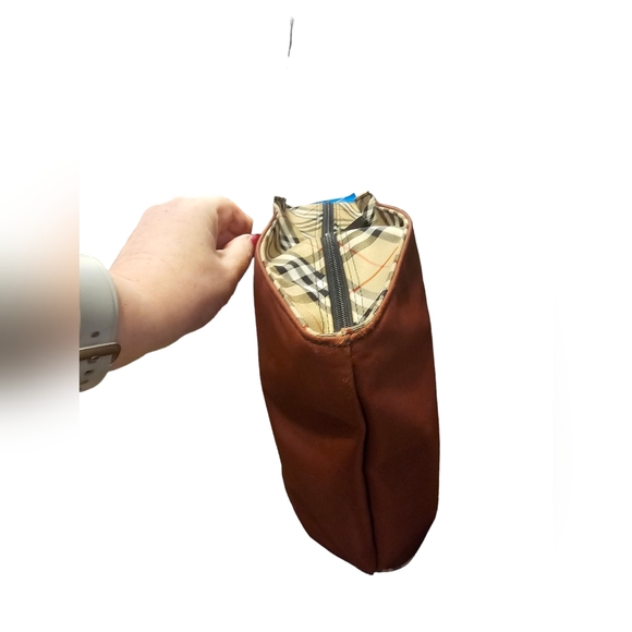 Burberrys Blue Label Burgundy Vintage Tote & COA - Picture 4 of 9